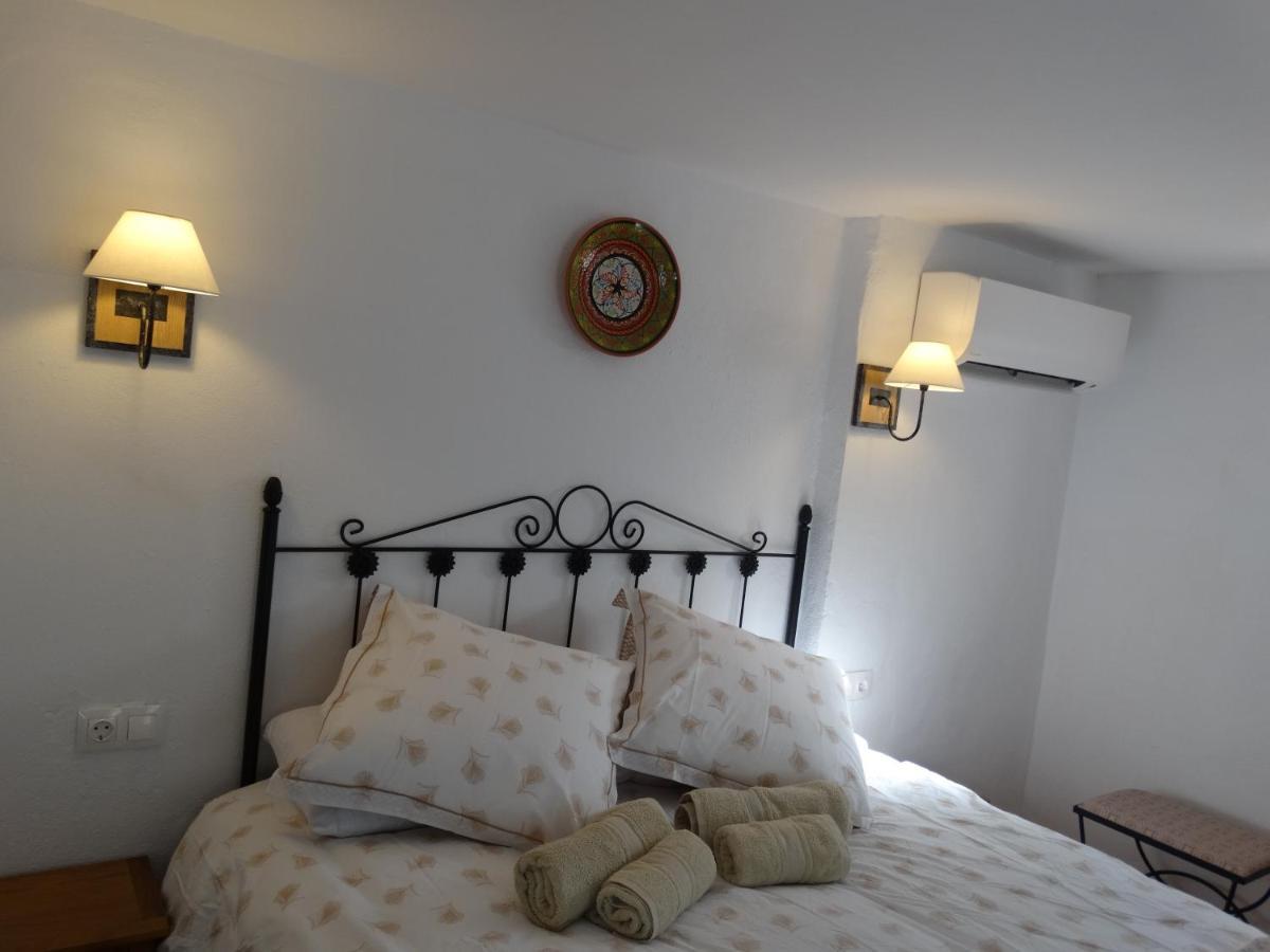 B&B Cortijo Loma León Cutar Exterior foto